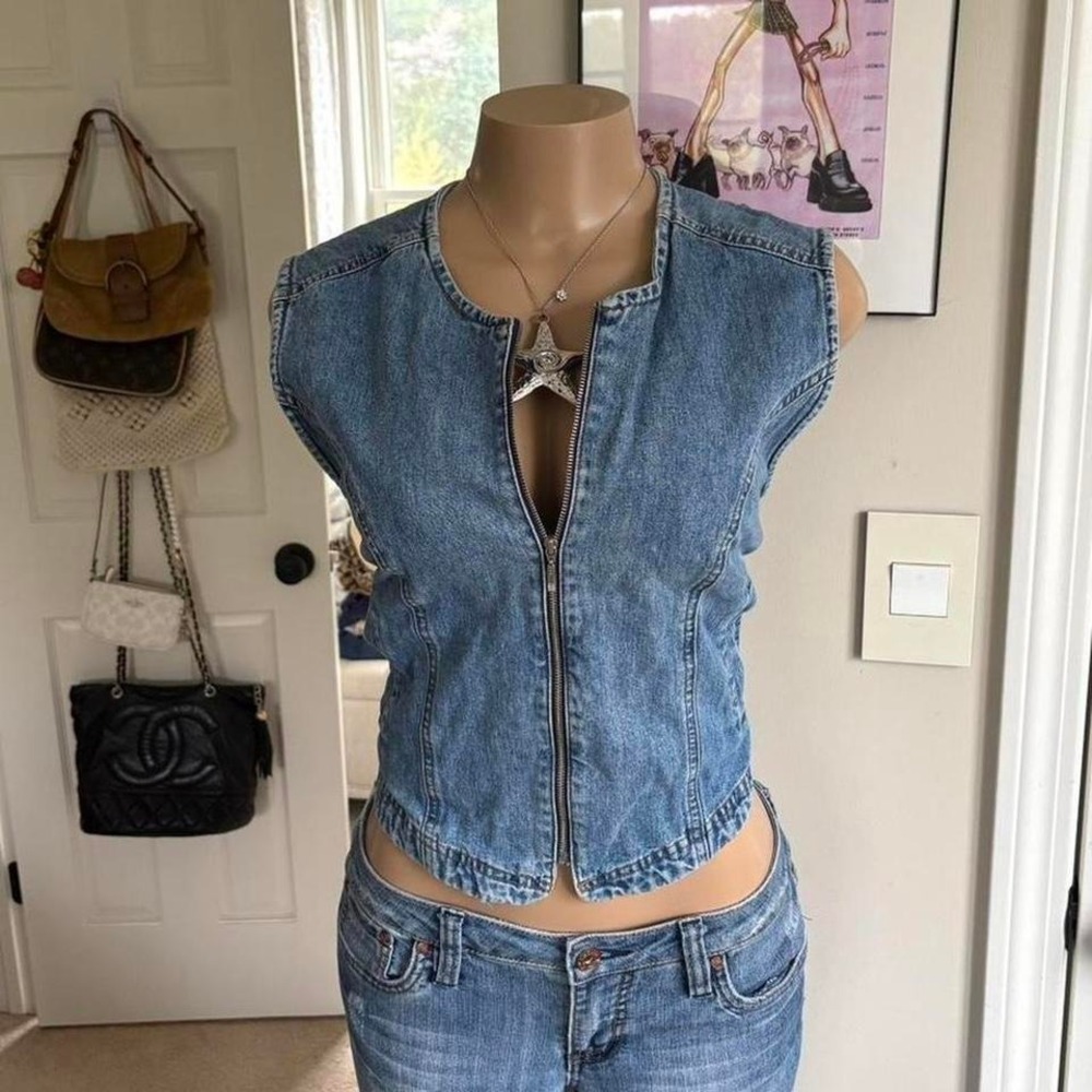Gloria Vanderbilt y2k 2000s denim zip up fitted sleeveless vest top